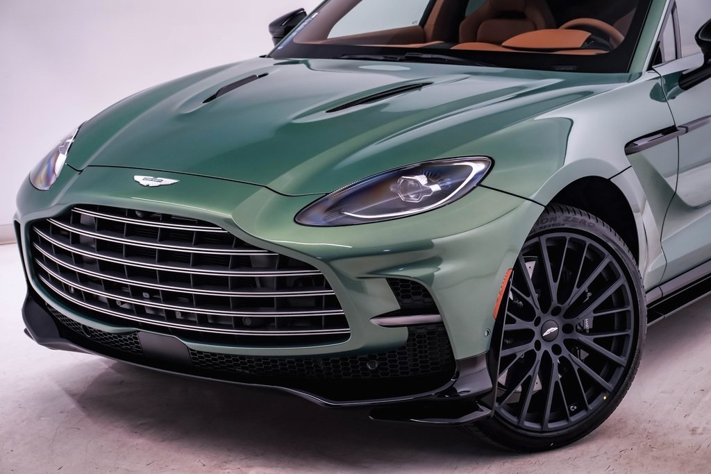 2025 Aston Martin DBX 707 4