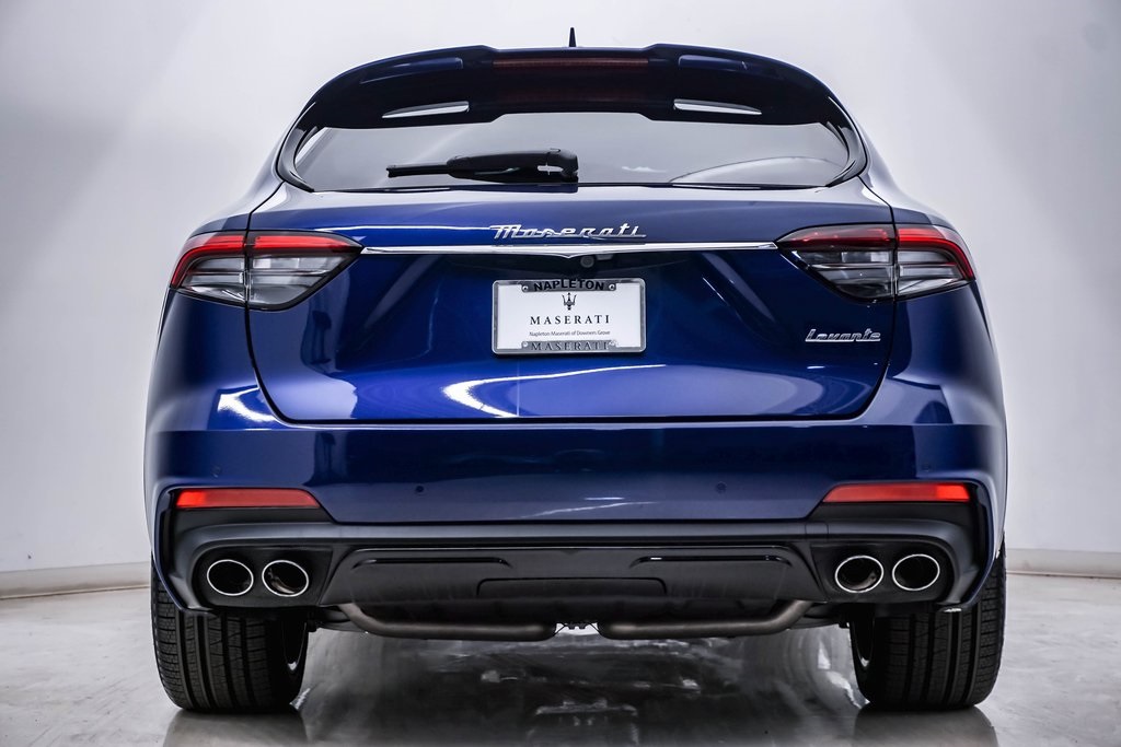 2023 Maserati Levante Modena 8