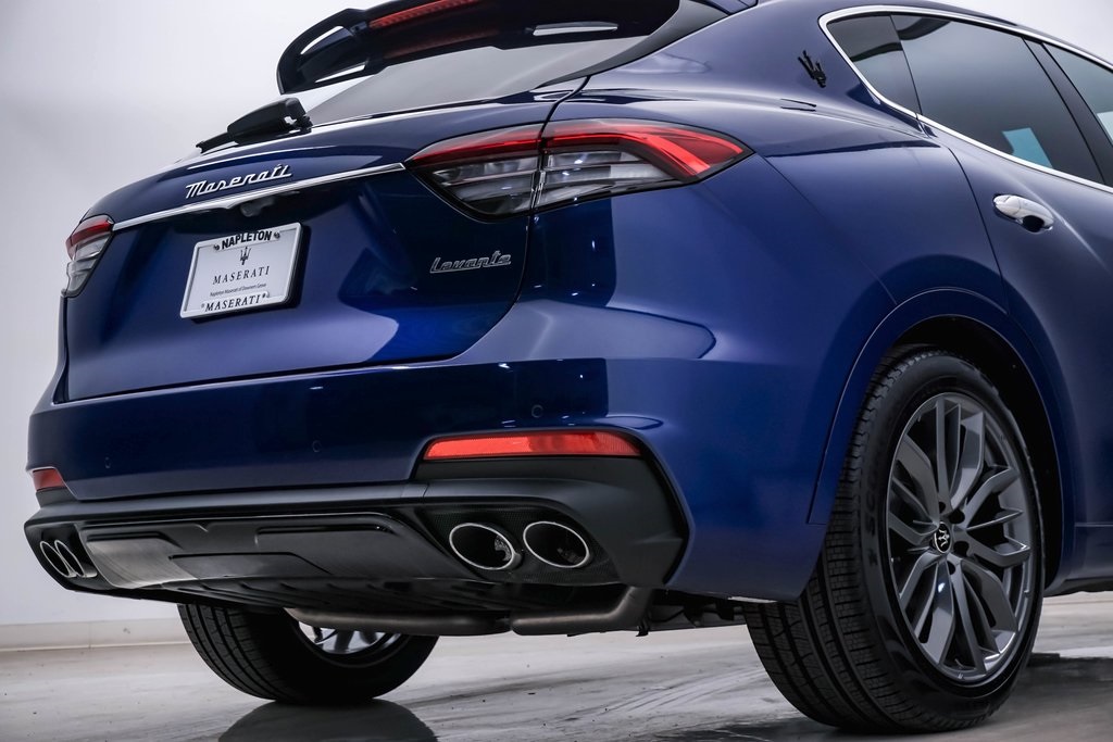 2023 Maserati Levante Modena 12