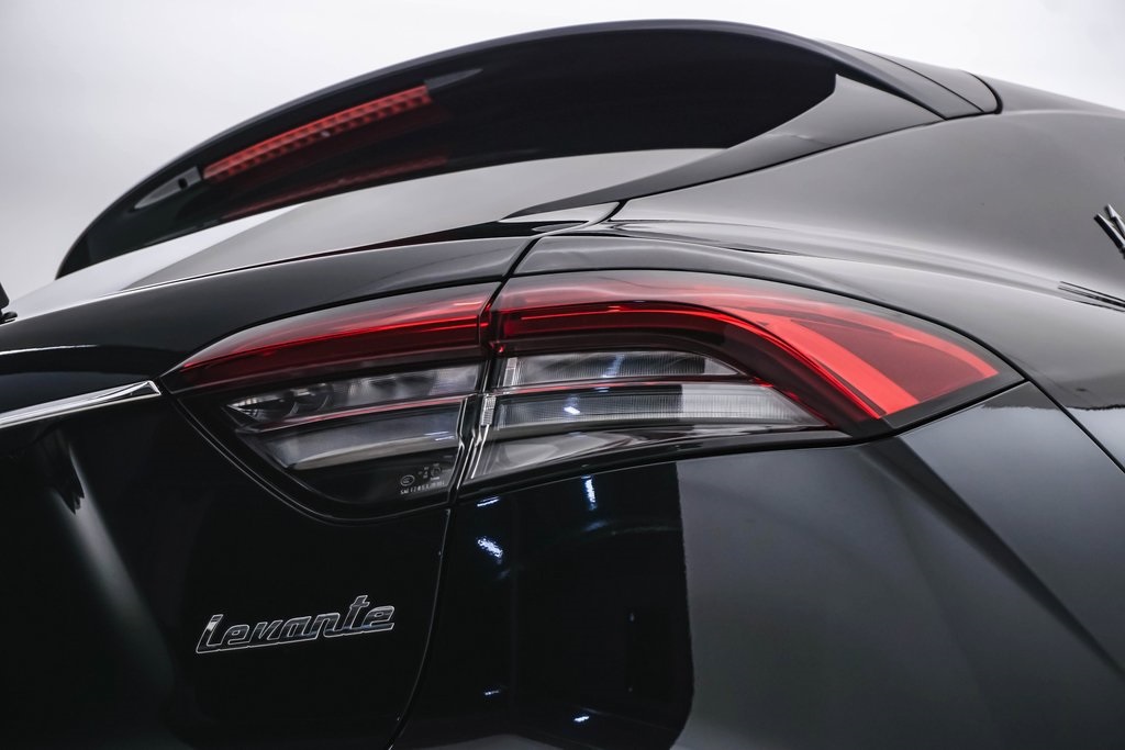 2023 Maserati Levante GT 13