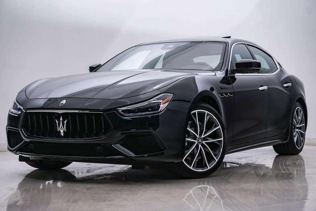 2024 Maserati Ghibli Modena 1