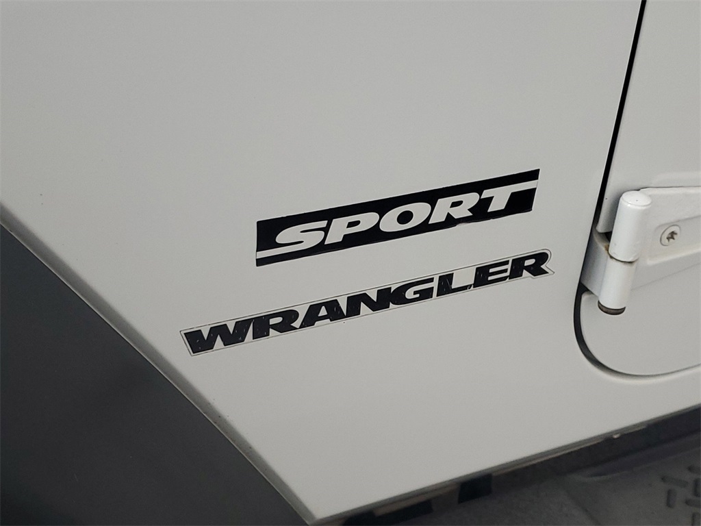 2013 Jeep Wrangler Sport 8