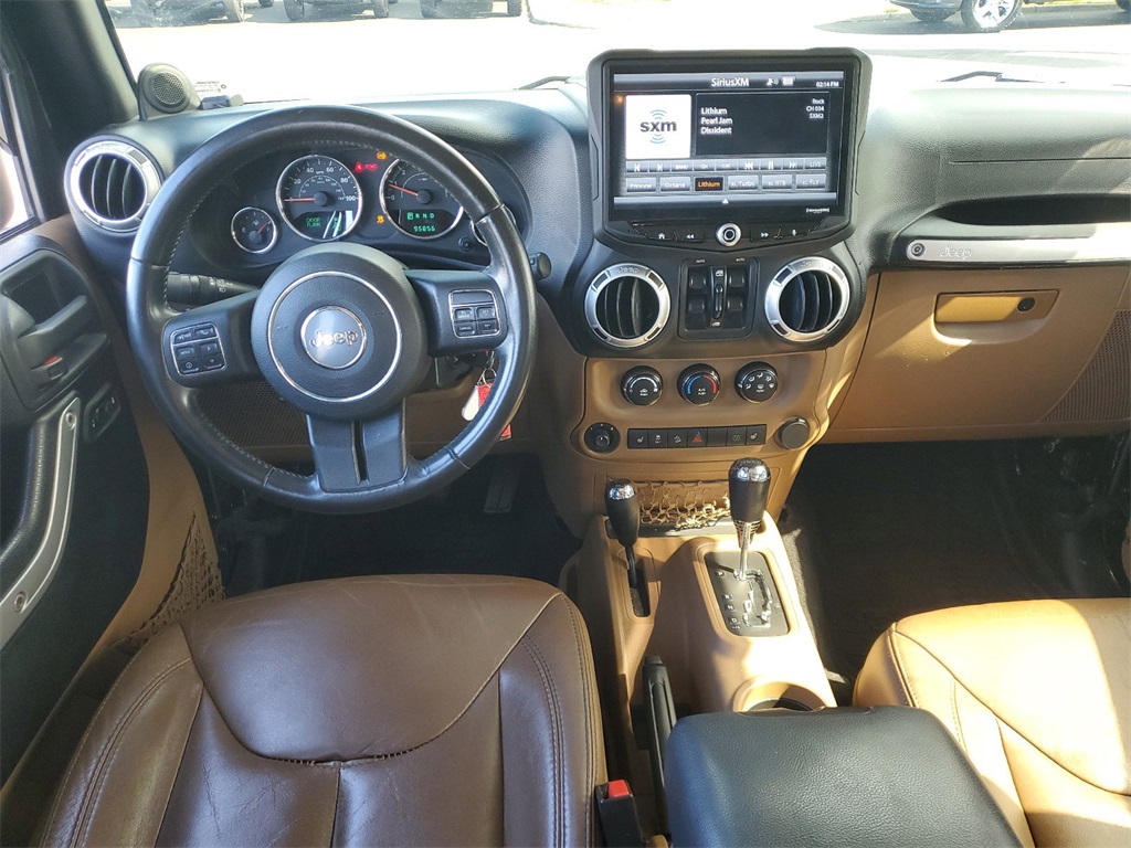 2014 Jeep Wrangler Unlimited Sahara 16