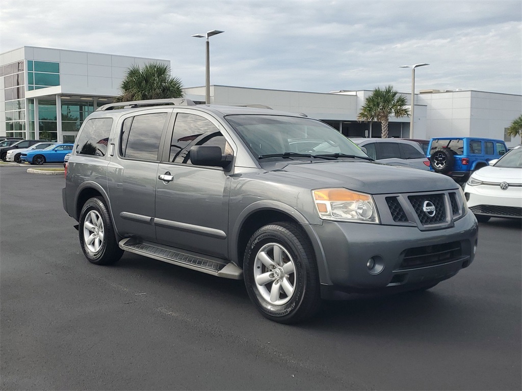 2014 Nissan Armada SV 1