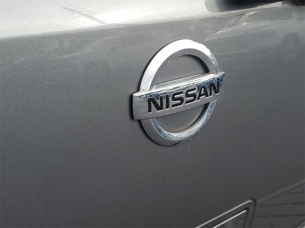 2014 Nissan Armada SV 10