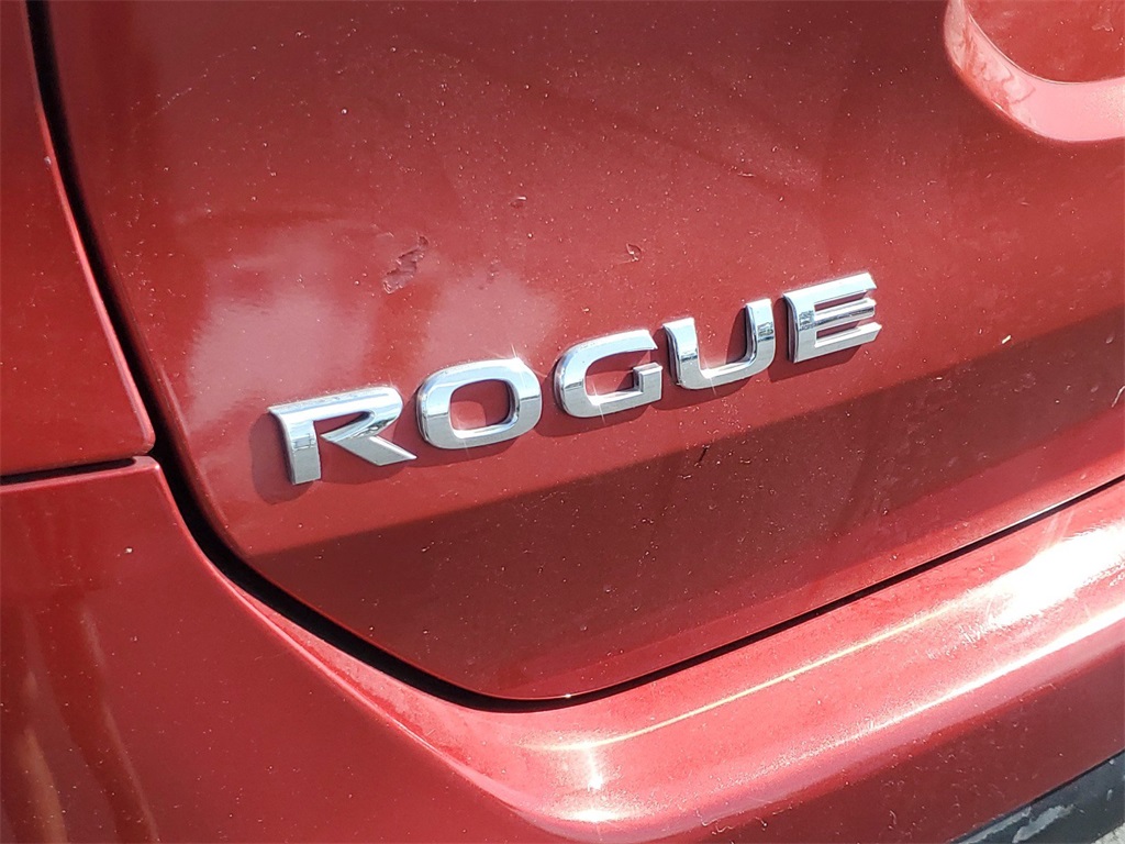 2015 Nissan Rogue SL 9