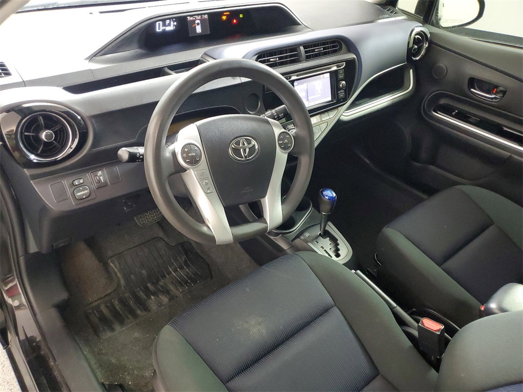 2016 Toyota Prius c Two 17