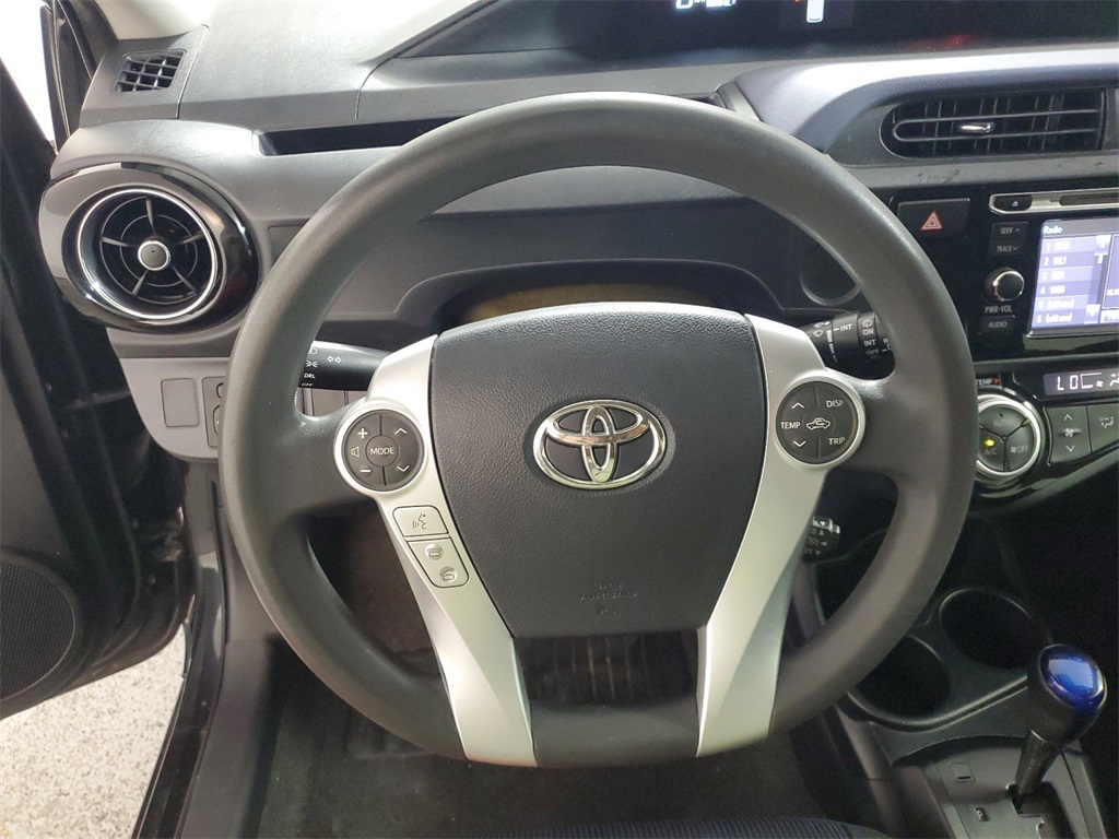 2016 Toyota Prius c Two 18