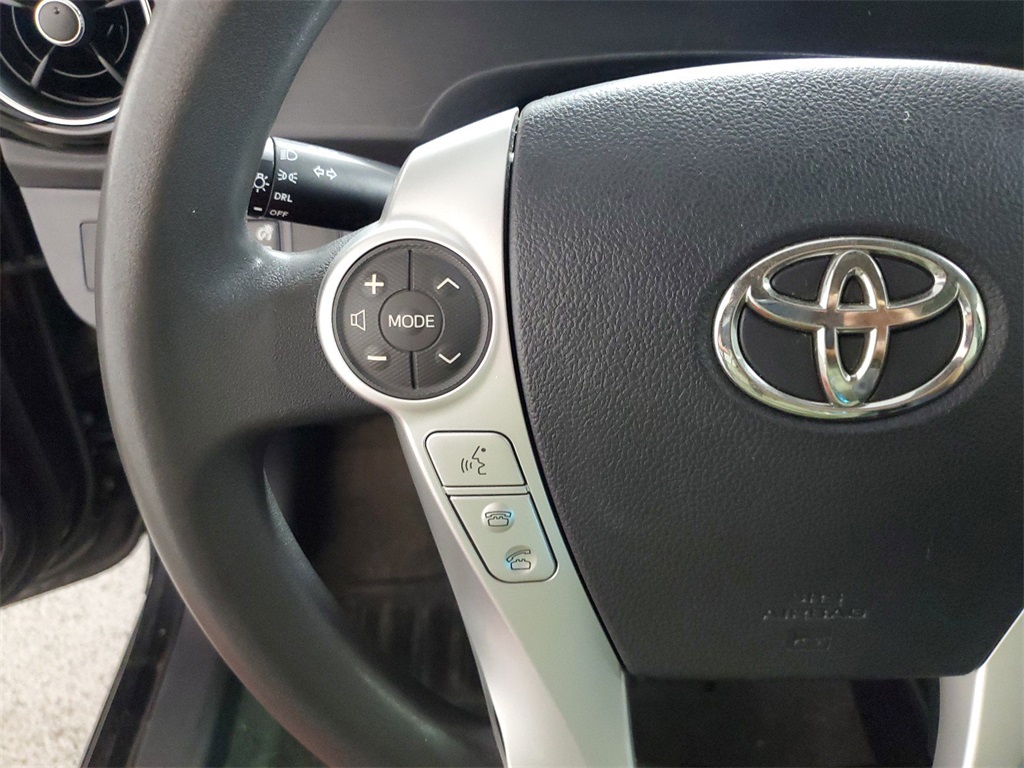 2016 Toyota Prius c Two 19