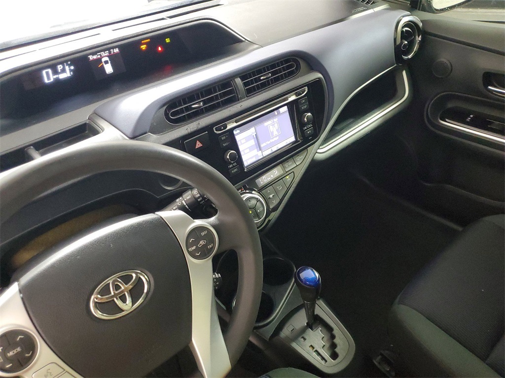 2016 Toyota Prius c Two 24