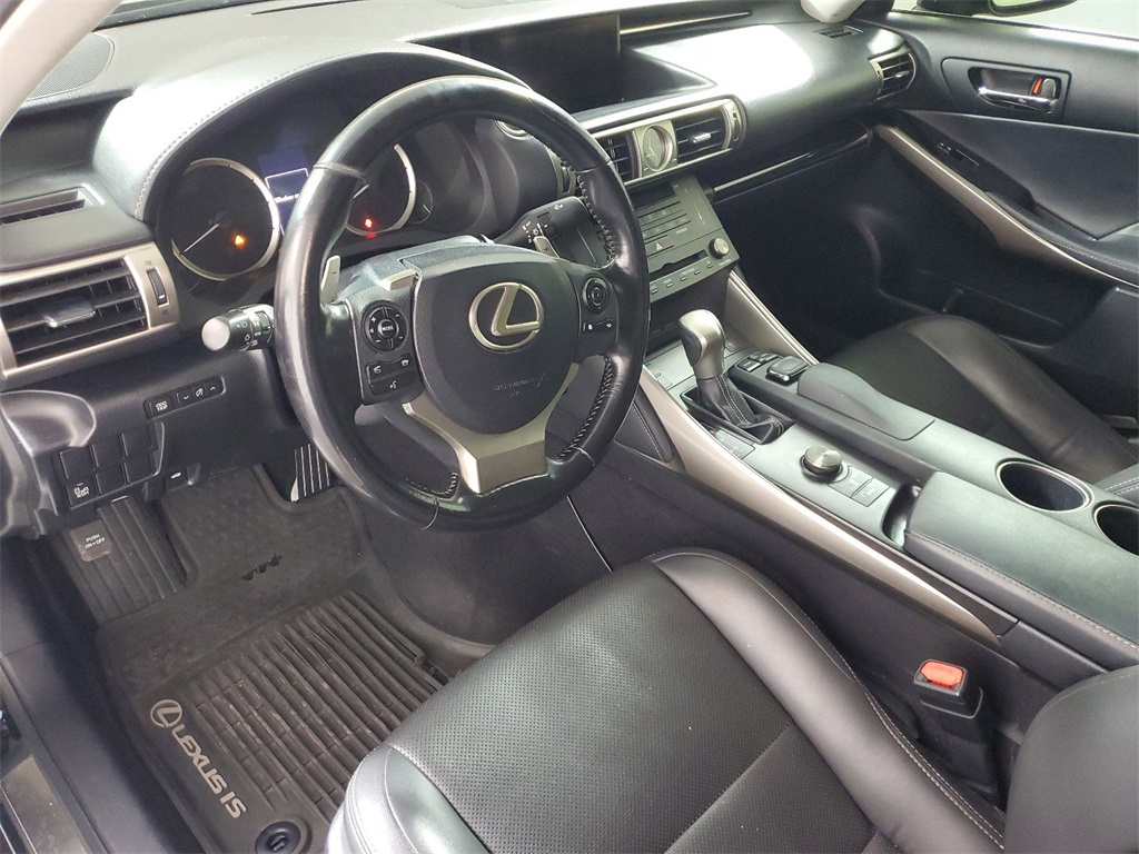 2016 Lexus IS 300 11