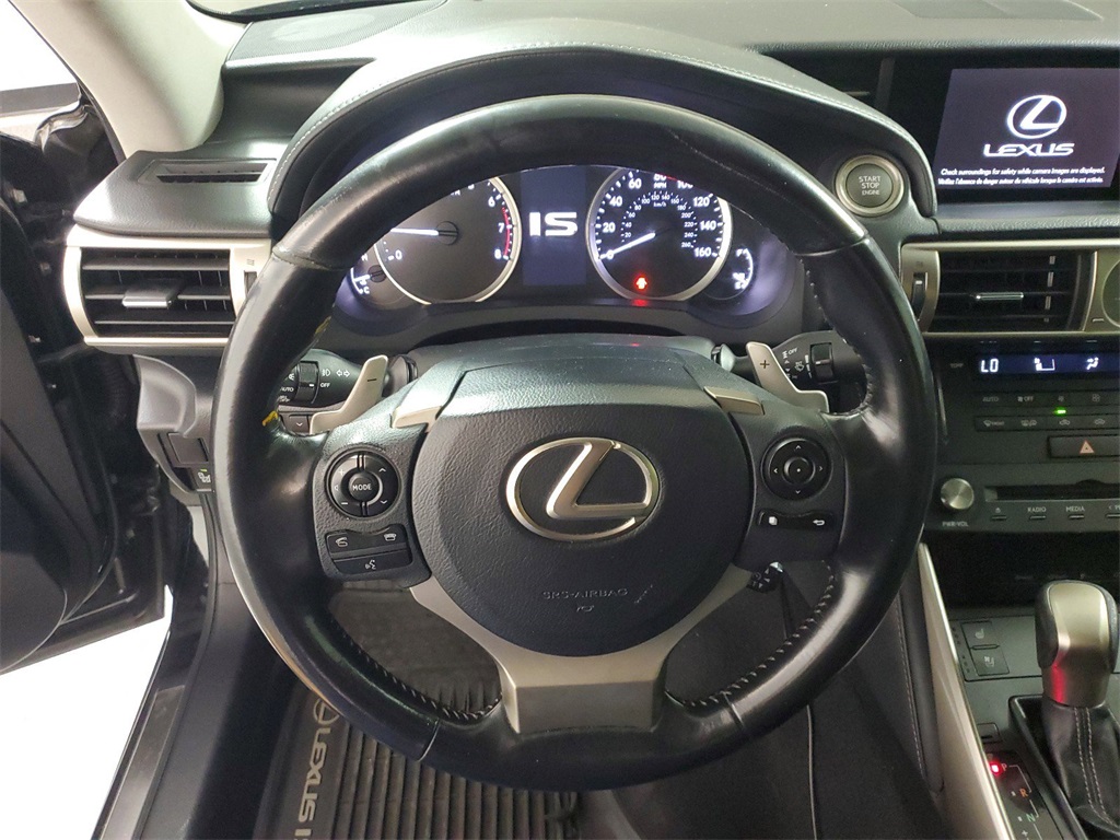 2016 Lexus IS 300 17