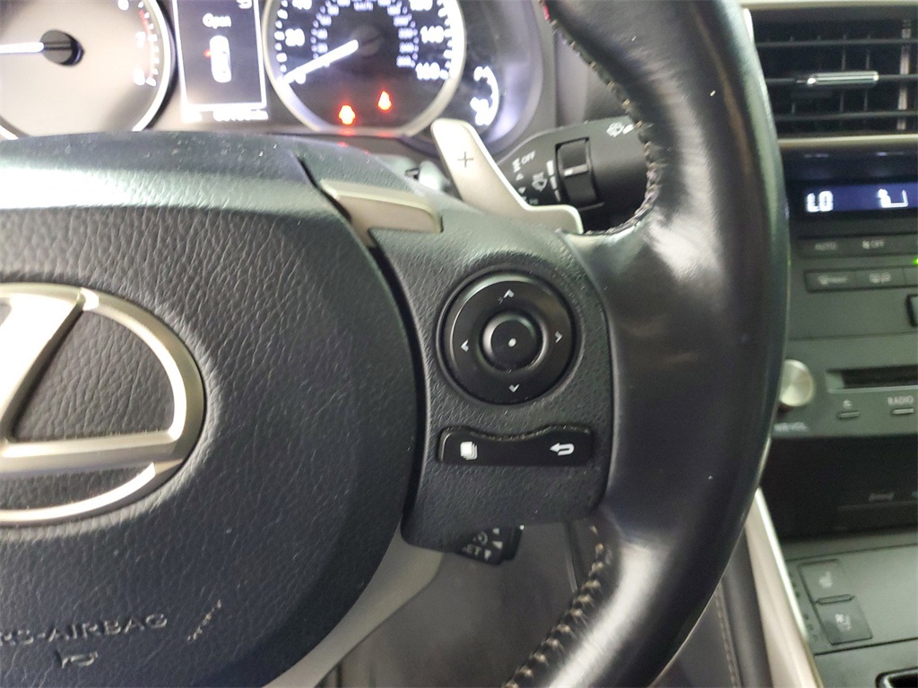 2016 Lexus IS 300 19