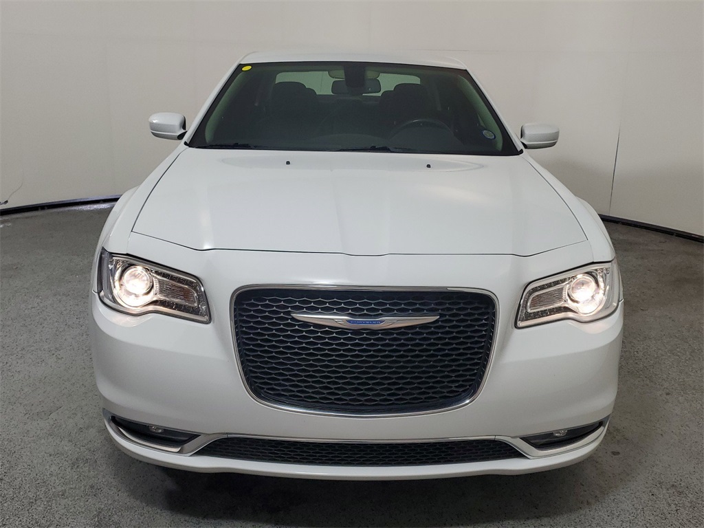 2021 Chrysler 300 Touring 2