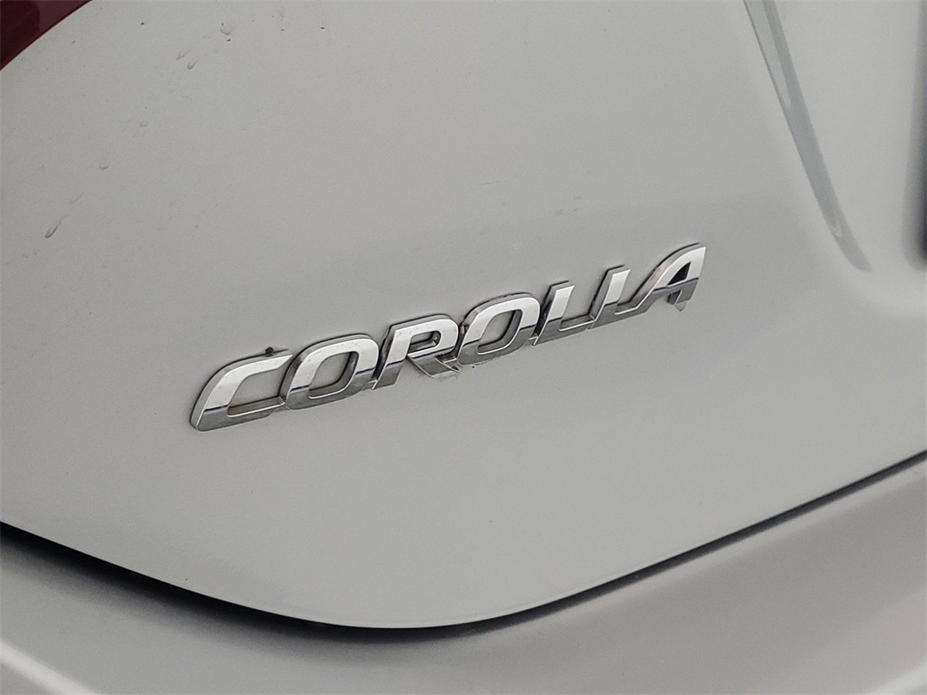 2017 Toyota Corolla XSE 34