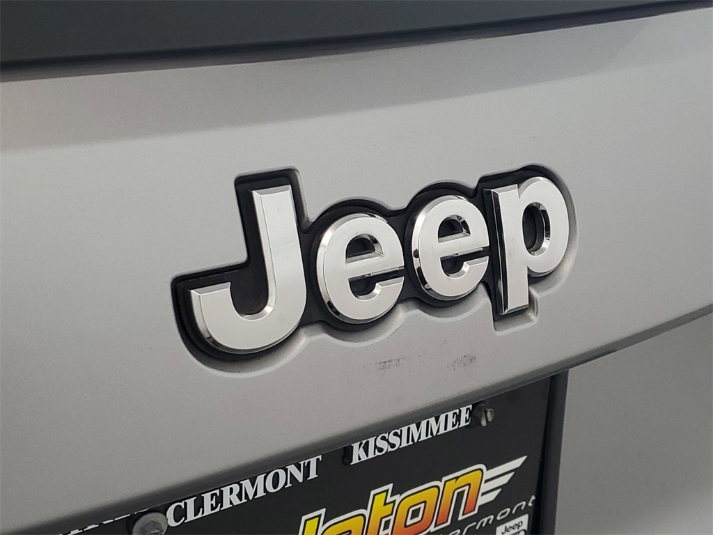2017 Jeep Grand Cherokee Laredo 29