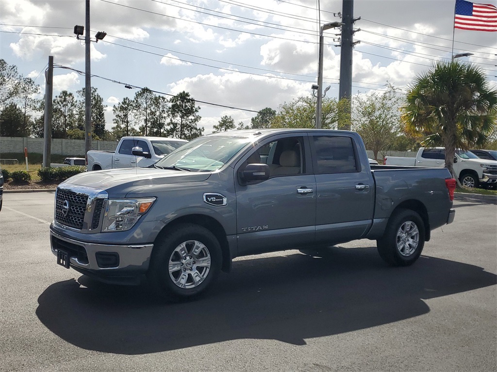 2017 Nissan Titan SV 3