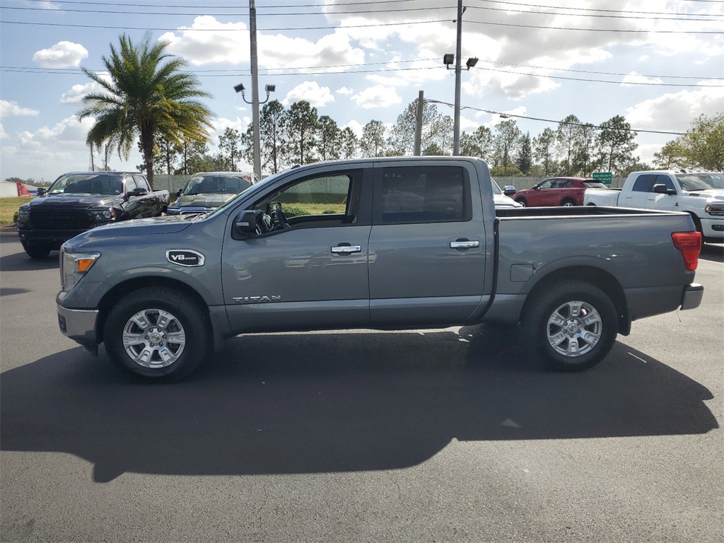 2017 Nissan Titan SV 4