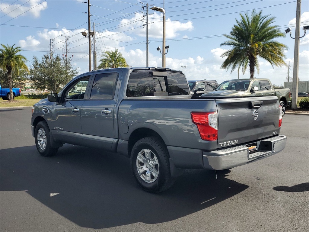 2017 Nissan Titan SV 5