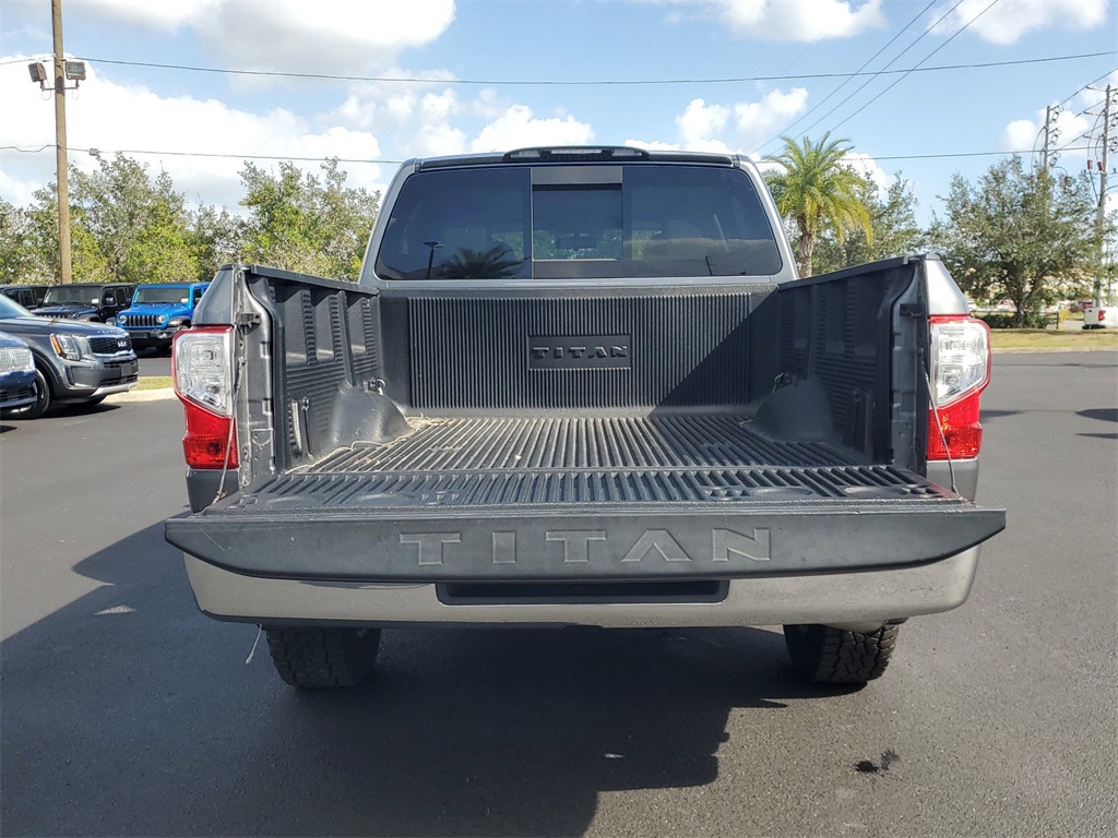 2017 Nissan Titan SV 7