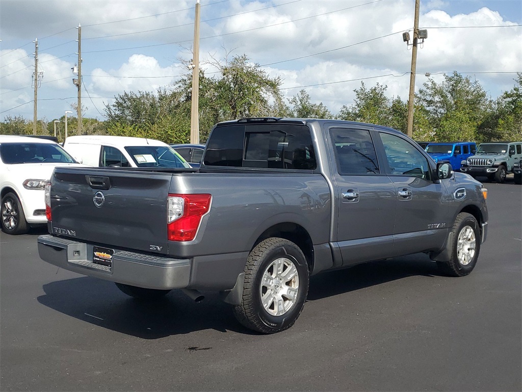 2017 Nissan Titan SV 8