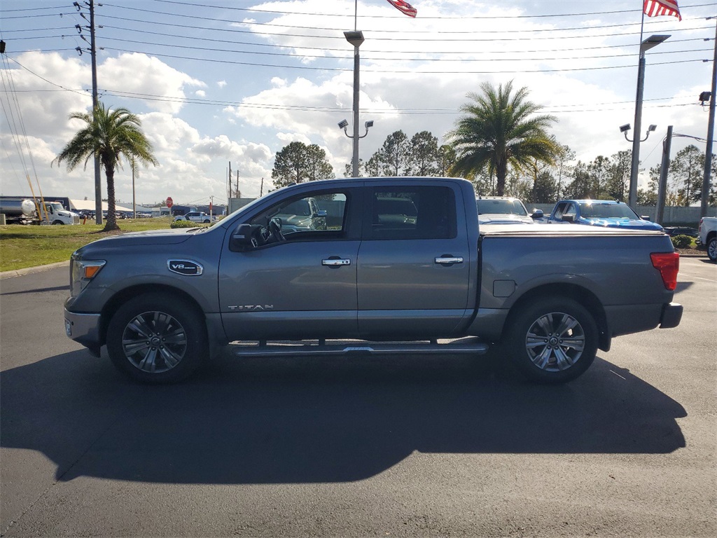 2017 Nissan Titan SV 4