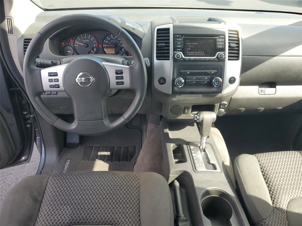 2017 Nissan Frontier SV 16