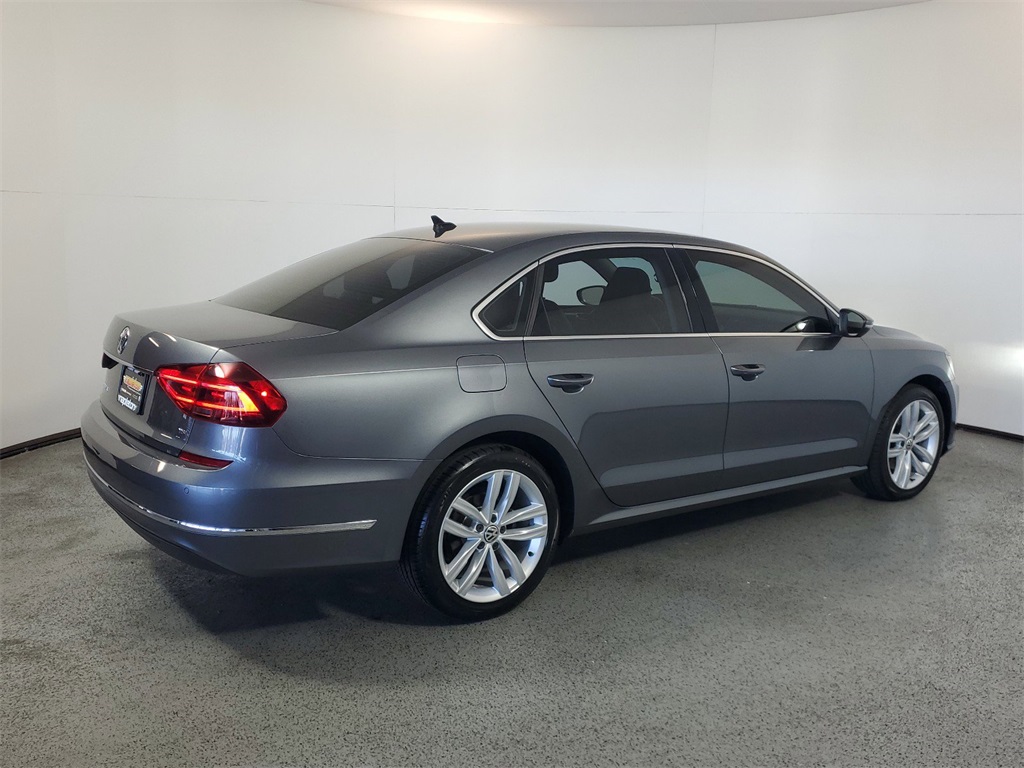 2018 Volkswagen Passat 2.0T SE 8