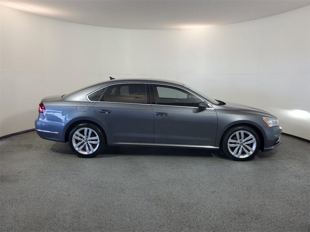 2018 Volkswagen Passat 2.0T SE 9