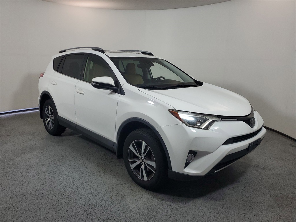 2018 Toyota RAV4 LE 1