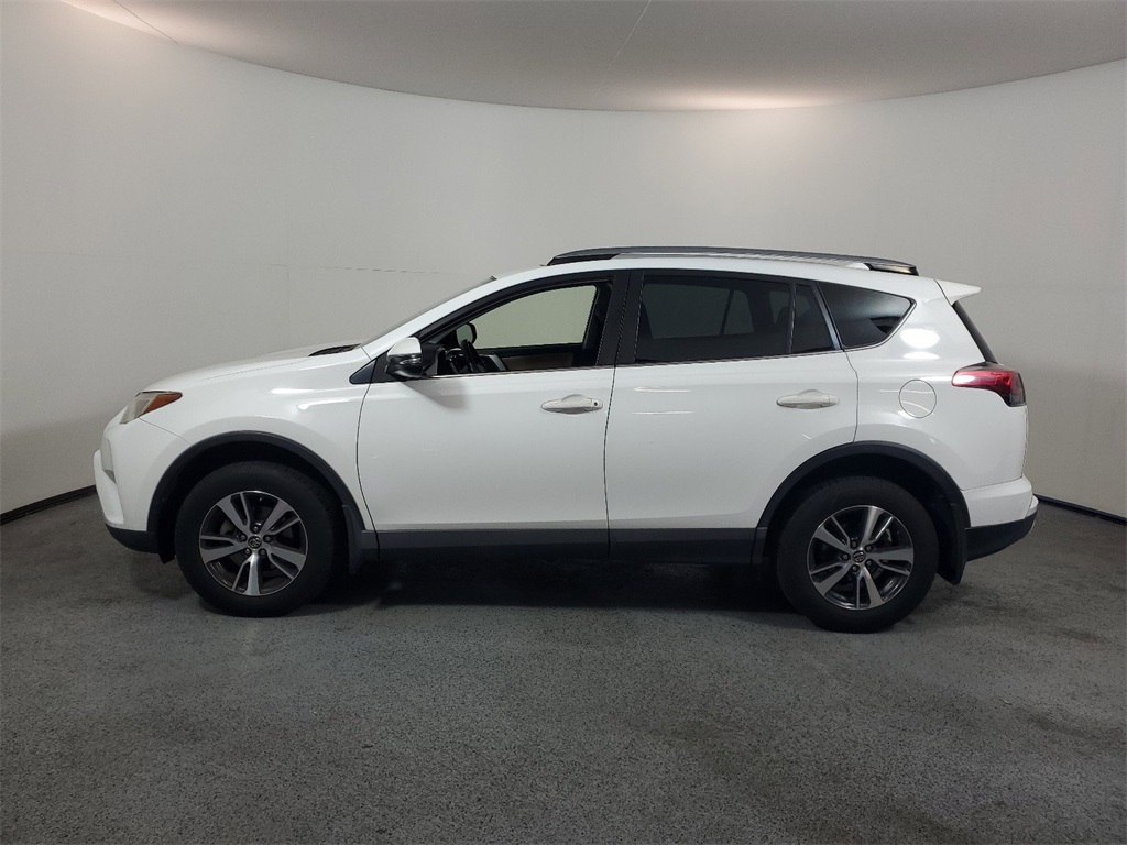 2018 Toyota RAV4 LE 4