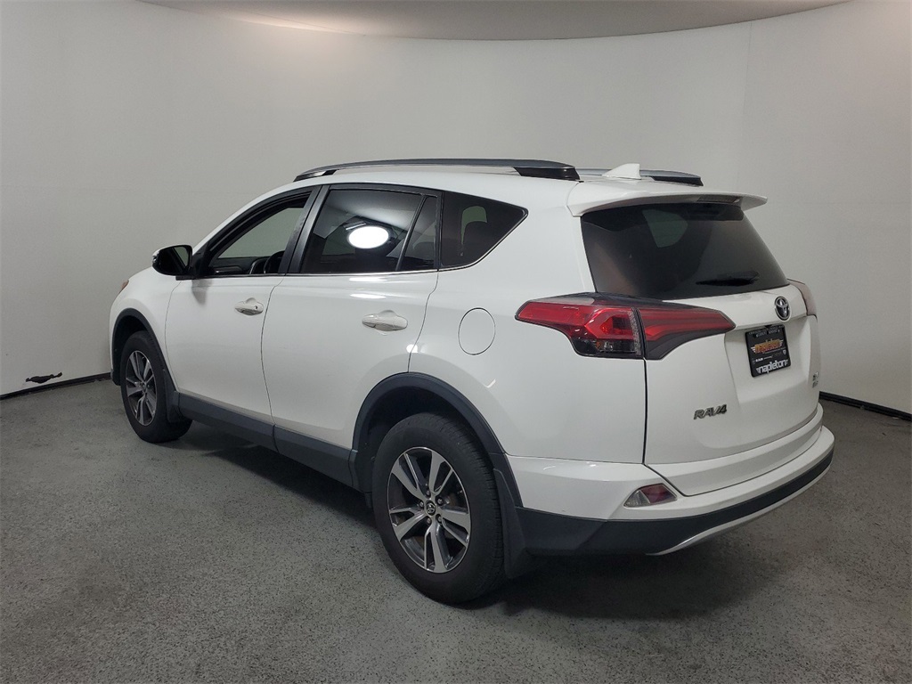 2018 Toyota RAV4 LE 5