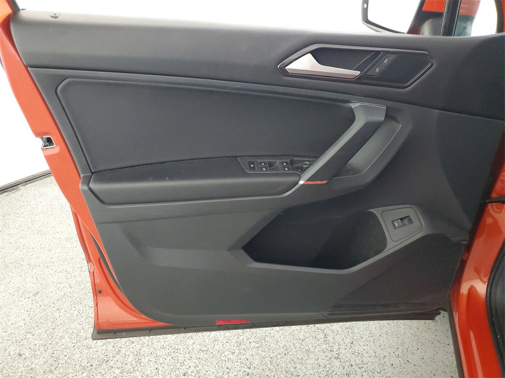 2018 Volkswagen Tiguan 2.0T SEL 12