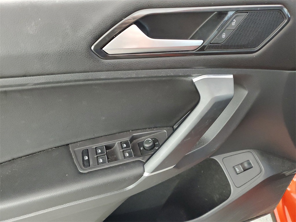 2018 Volkswagen Tiguan 2.0T SEL 13
