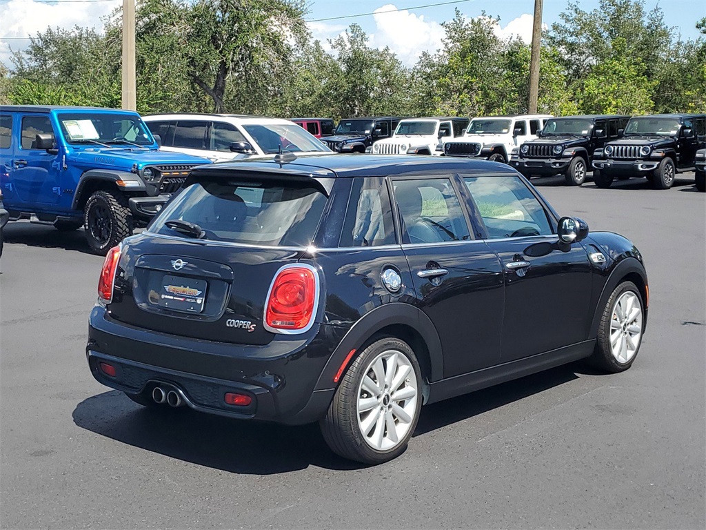 2019 MINI Cooper S Classic 6