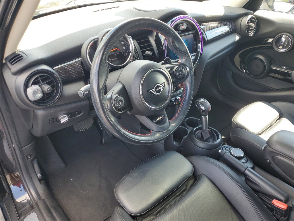 2019 MINI Cooper S Classic 10