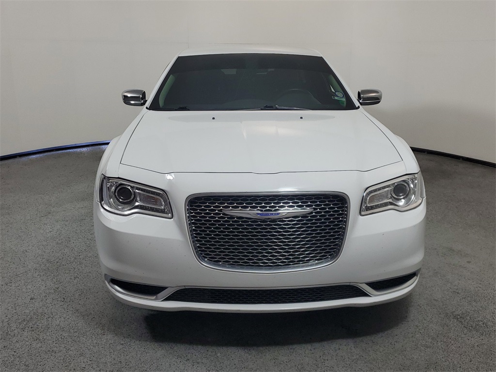 2019 Chrysler 300 Touring 2