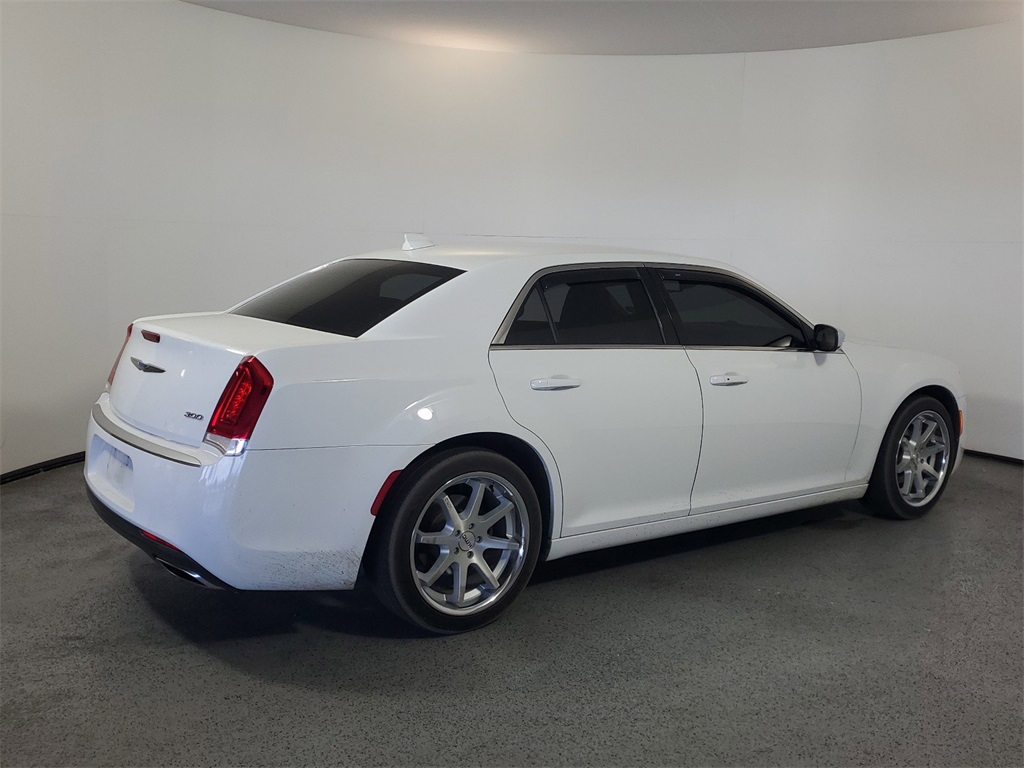 2019 Chrysler 300 Touring 7