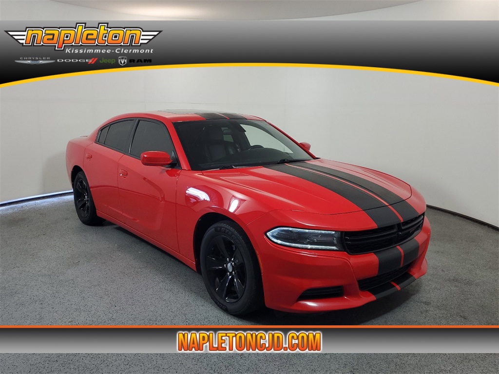 2019 Dodge Charger SXT 1