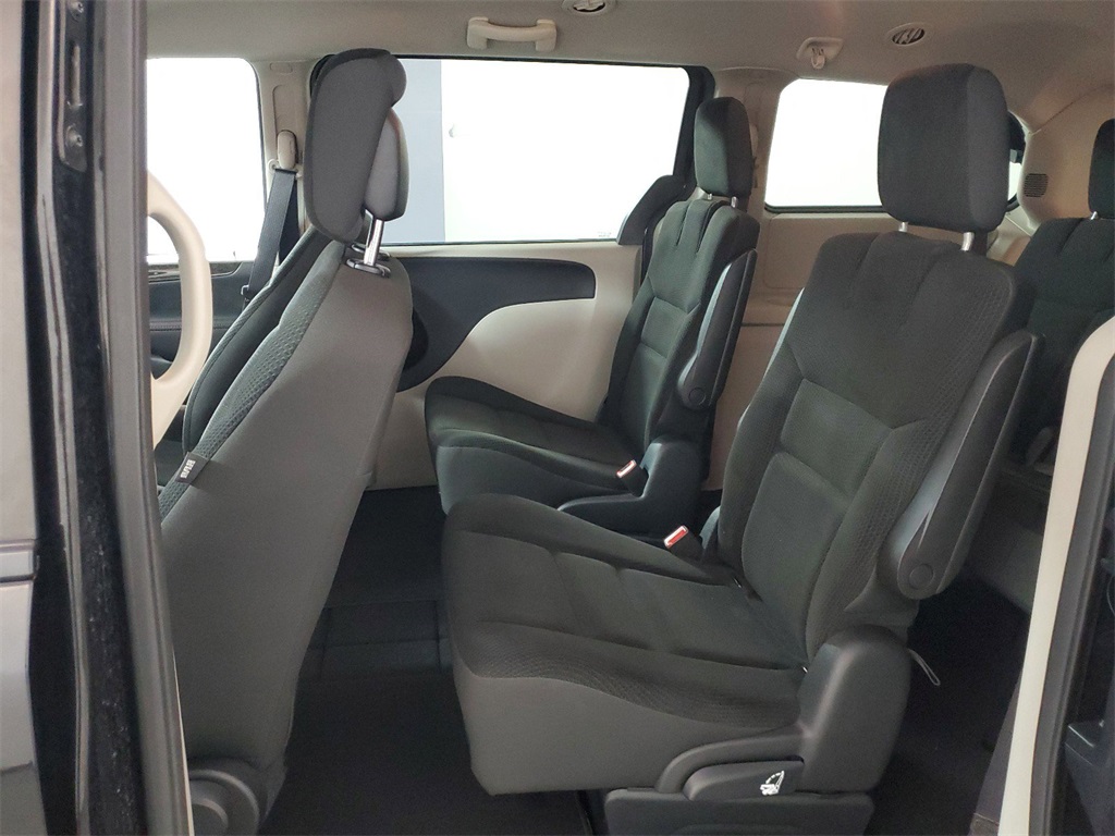 2019 Dodge Grand Caravan SE 27