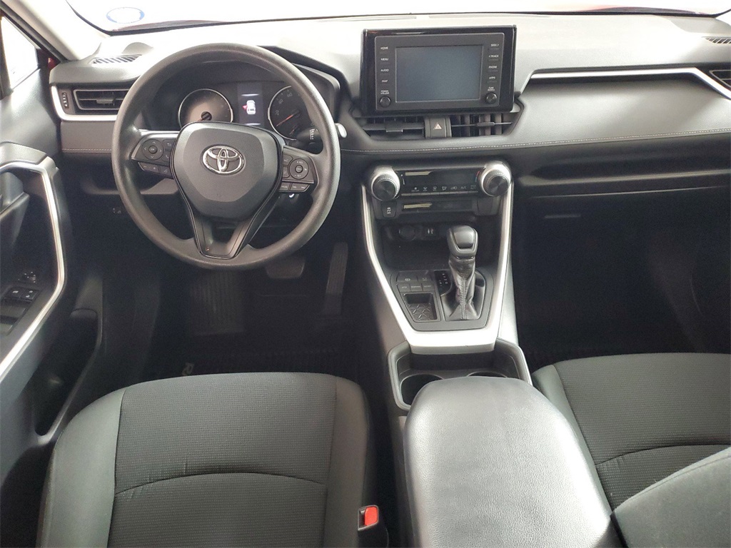 2019 Toyota RAV4 LE 19