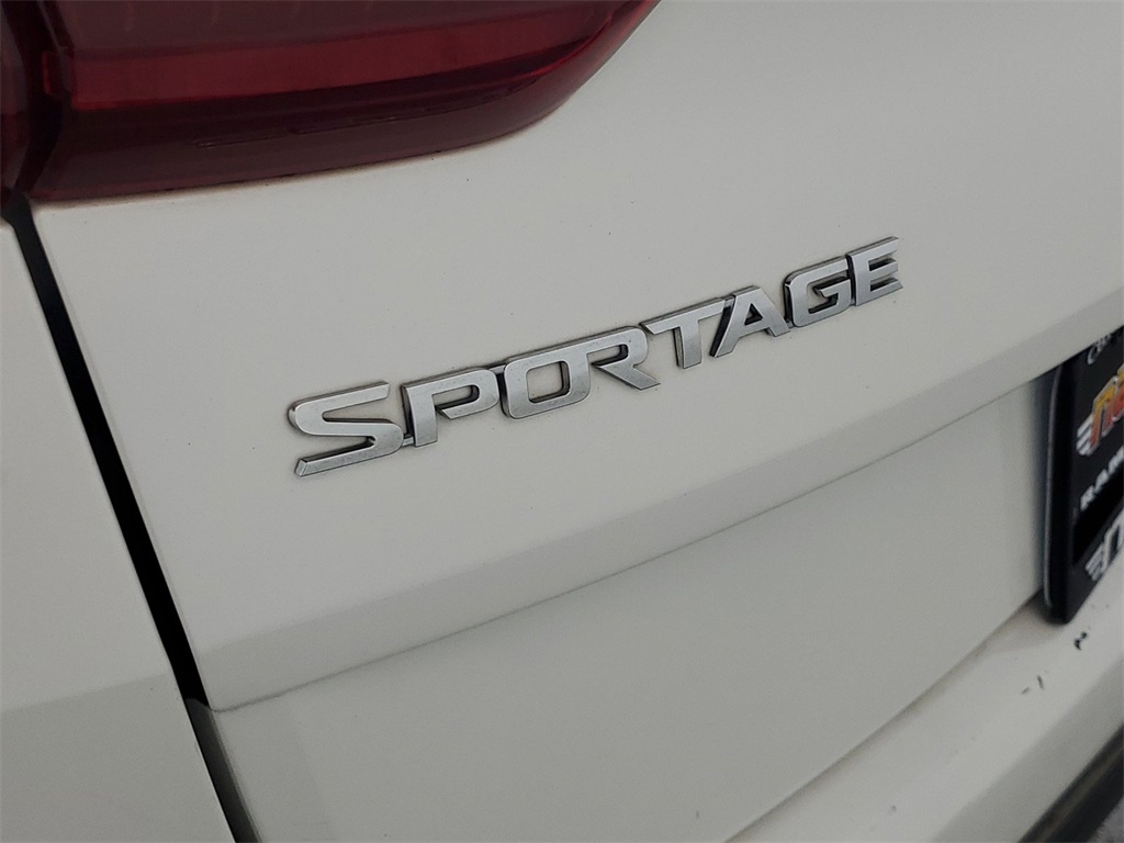 2020 Kia Sportage S 11