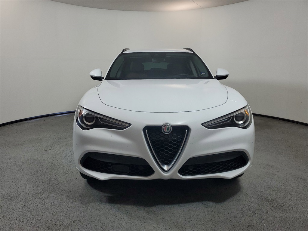 2020 Alfa Romeo Stelvio Base 2