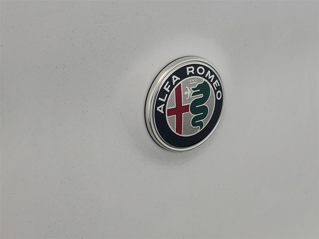 2020 Alfa Romeo Stelvio Base 11