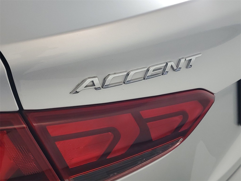 2020 Hyundai Accent SE 11