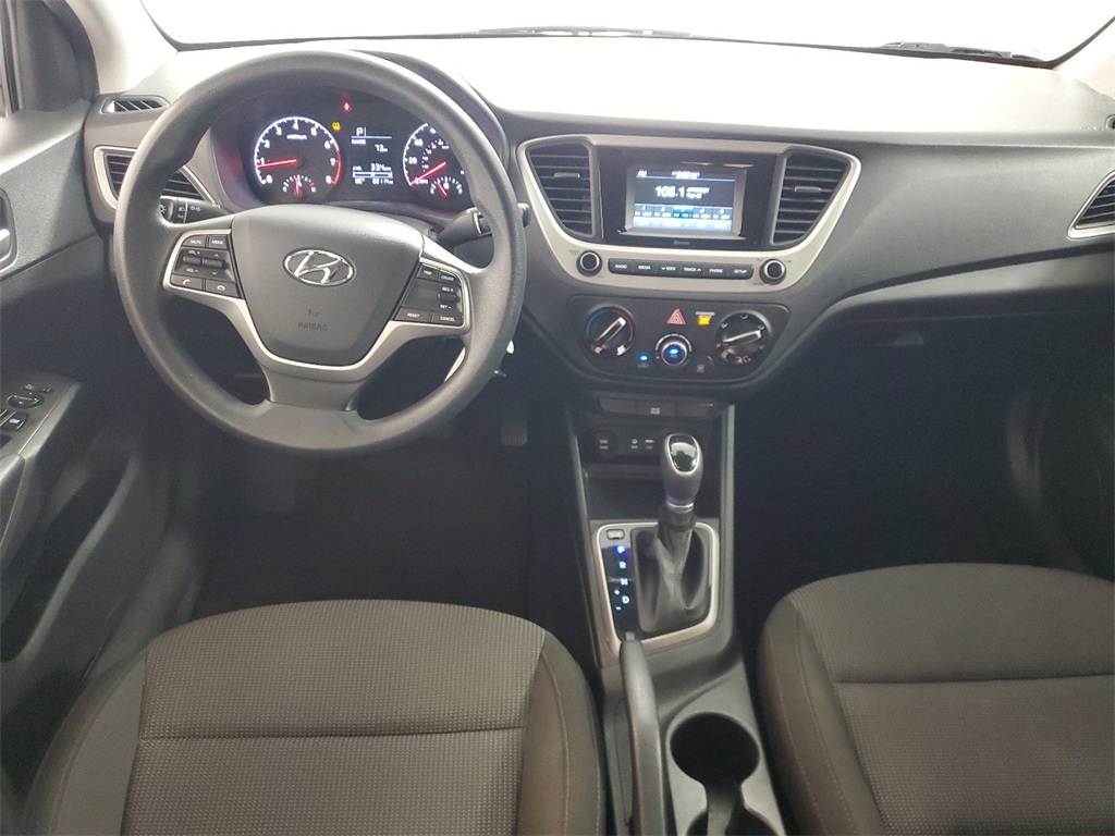 2020 Hyundai Accent SE 16