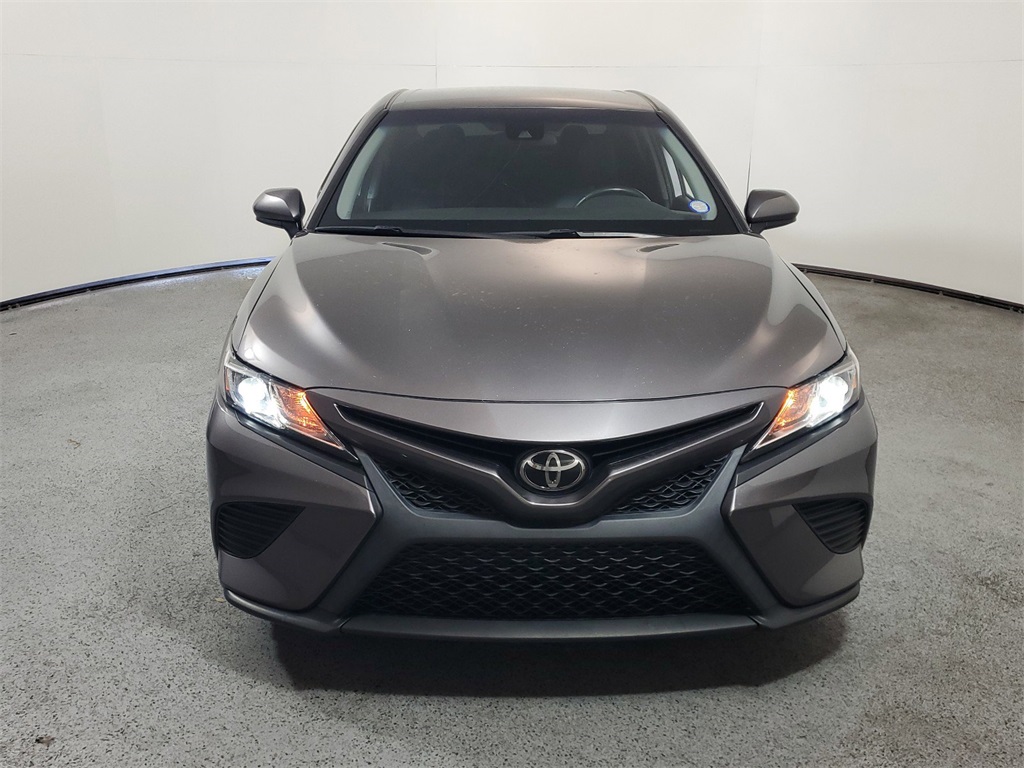 2020 Toyota Camry SE 2