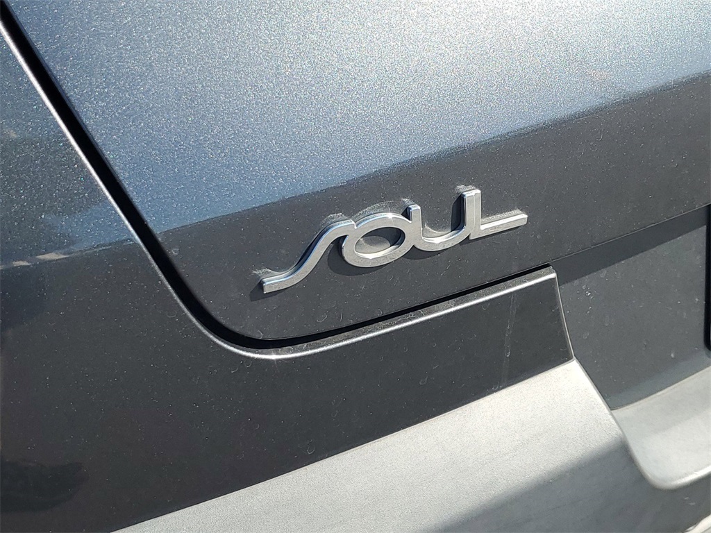 2021 Kia Soul LX 10