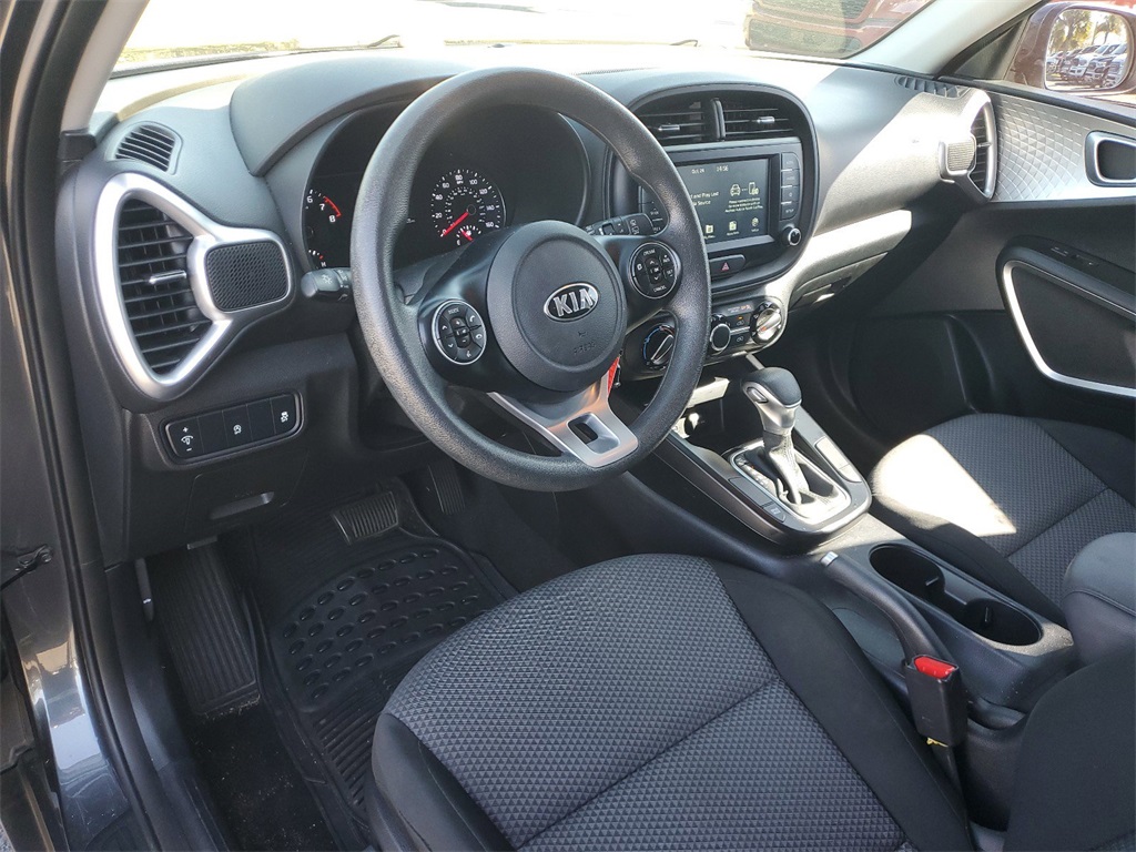 2021 Kia Soul LX 12