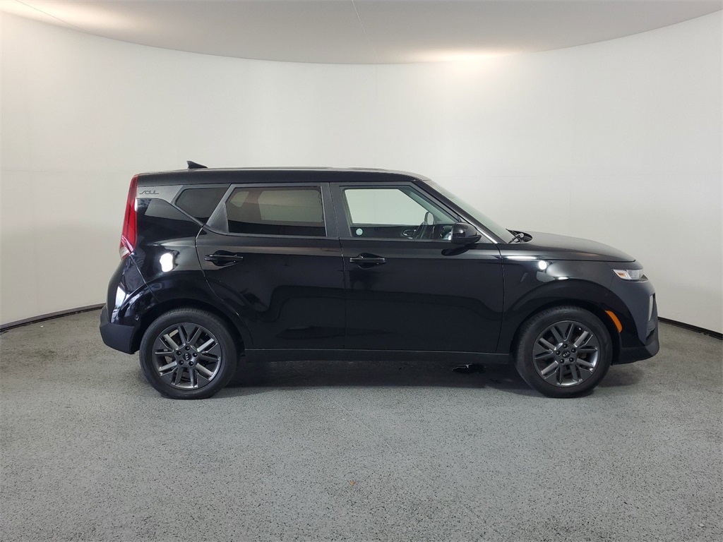 2021 Kia Soul S 10